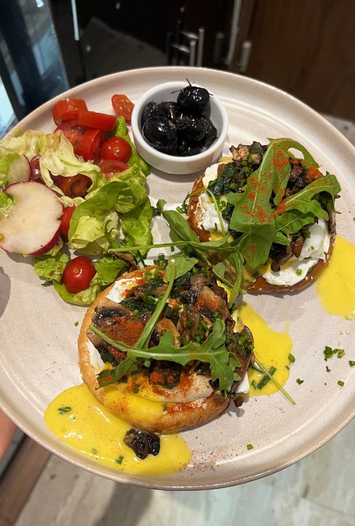 Eggs Benedict